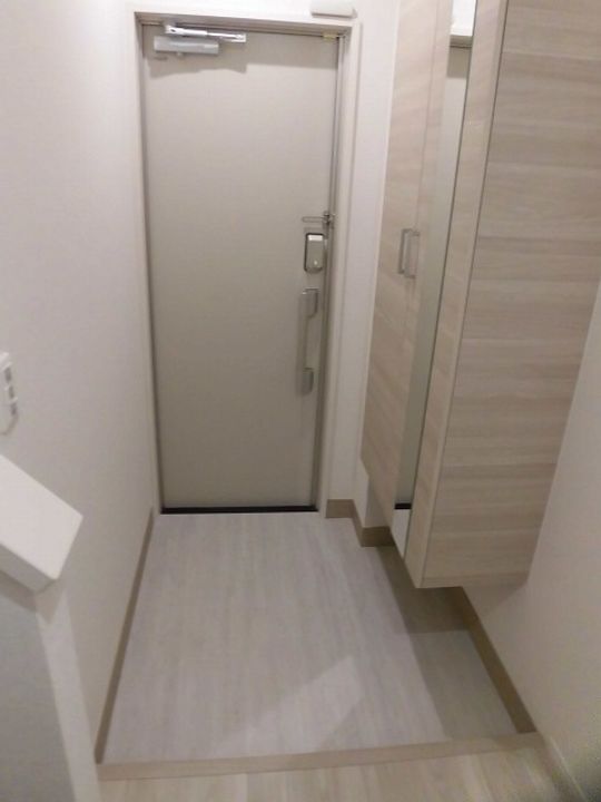 グリシーヌの玄関