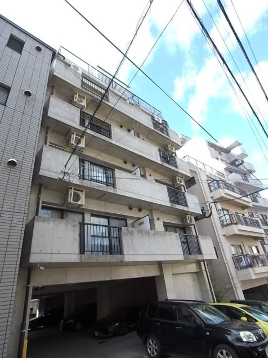 クオーレ中川の外観