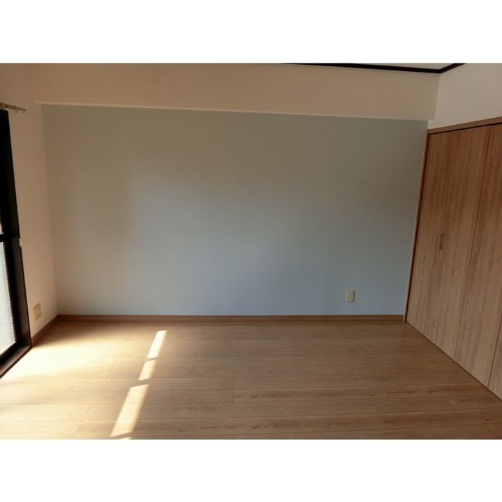 ホワイトアルバムの内装