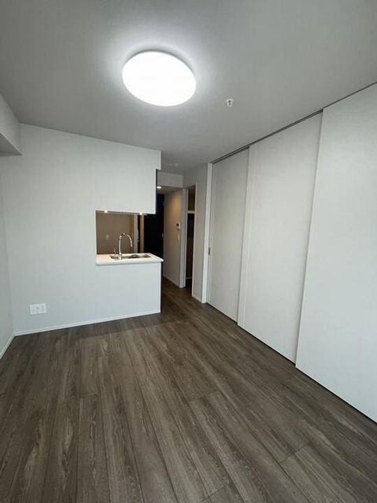 クレストコート上野の居間