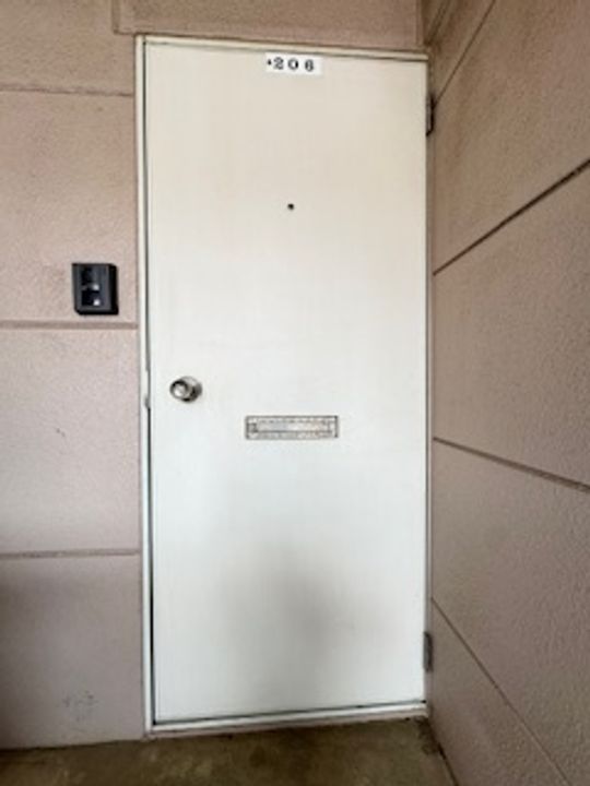 さくらハイツAの玄関