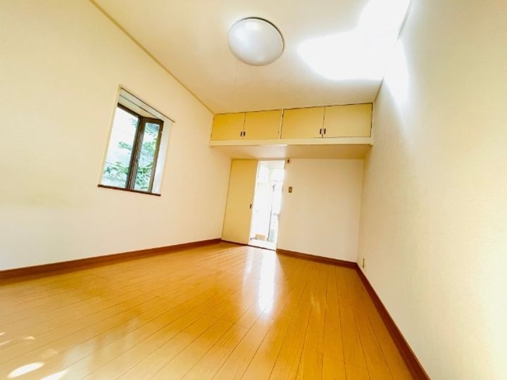 第2アーバンヒル国立の居間