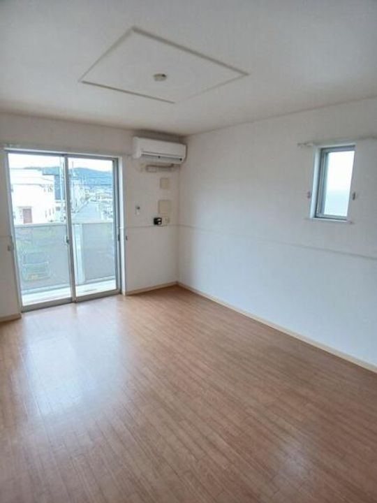 シャルマンジャン3Bの居間