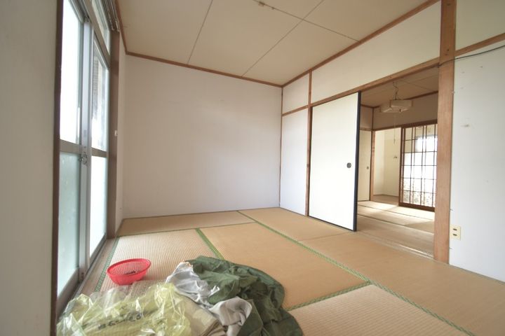池原アパートの居間