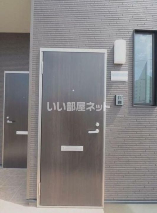 ドルチェ・ヴィータ柳川Cの玄関