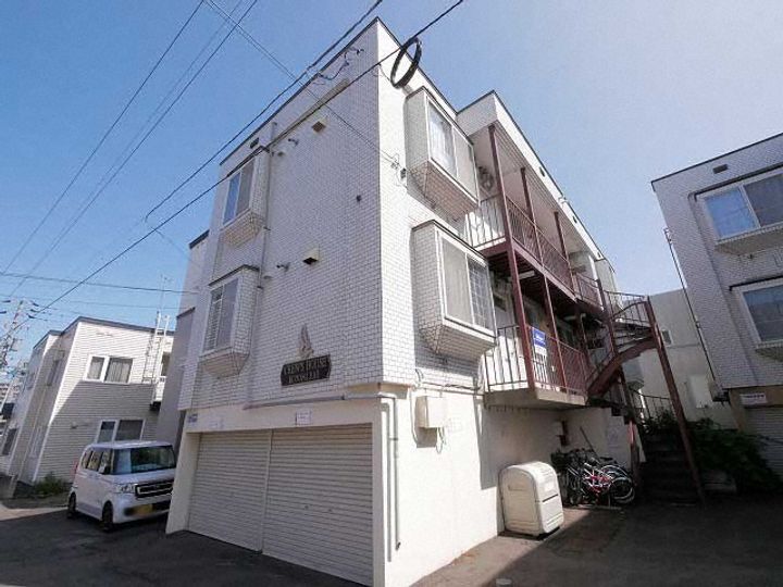 クルーズハウス琴似3条の外観