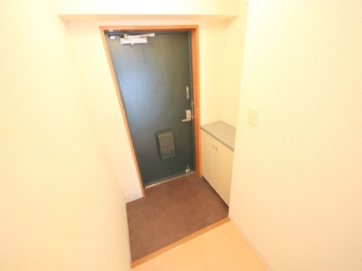 グレーシィー東生駒の玄関