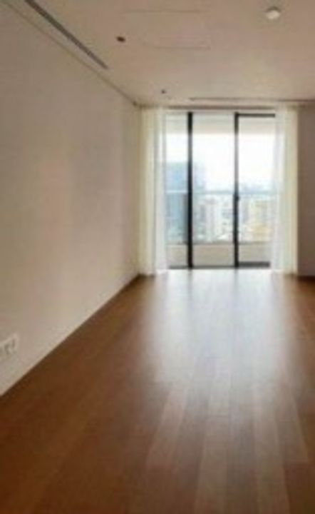 東京都港区愛宕1(マンション)の賃貸物件の居間