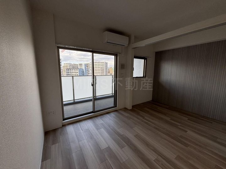 セレニテ江坂エクラの居間