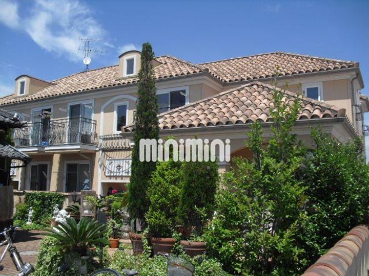 シャレ・フランセの外観