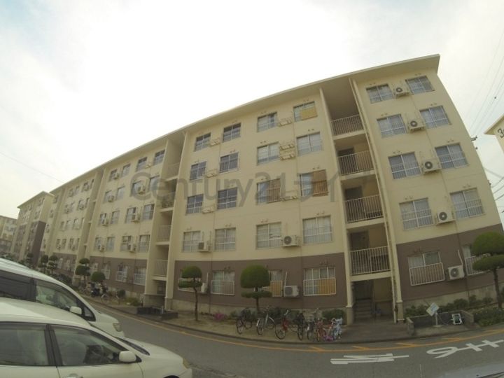 伊丹鴻池4B号棟の外観