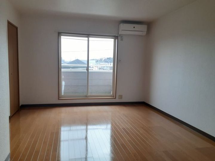 ピュアコートすみれの居間