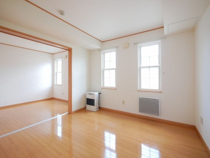 CASA西町グランデA棟の居間