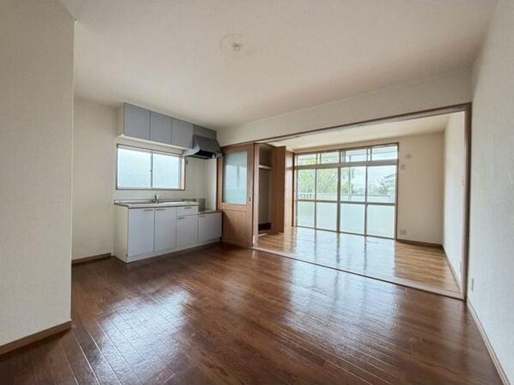 愛知県日進市赤池4(アパート)の賃貸物件の居間