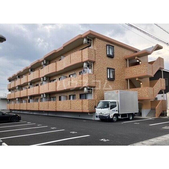 リヴェール小山の外観