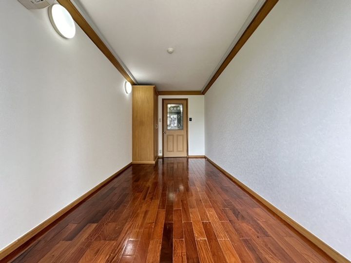 ルピナス8の居間