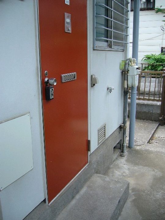 東京都板橋区大谷口1(アパート)の賃貸物件の玄関