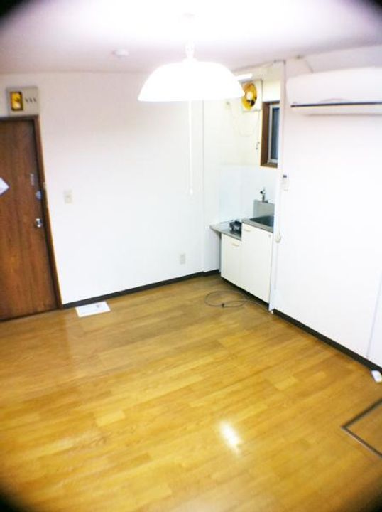 ハイム神田の居間