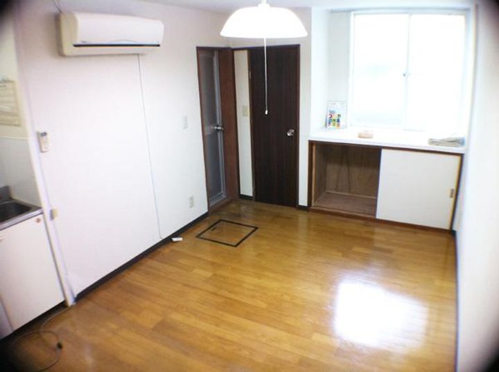 ハイム神田の居間