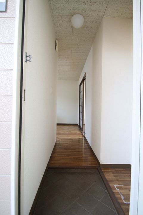 ニューハウン Fの玄関
