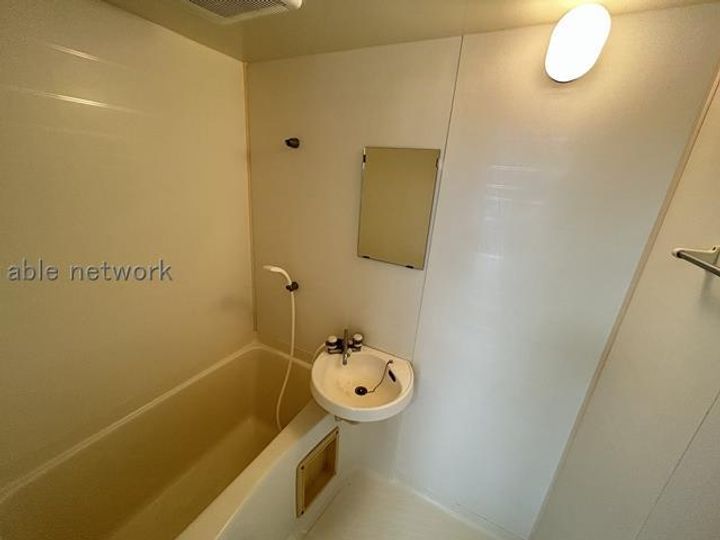 ボ・ヌール・トワIIの風呂