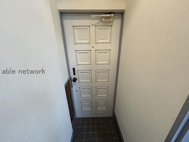 ボ・ヌール・トワIIの玄関