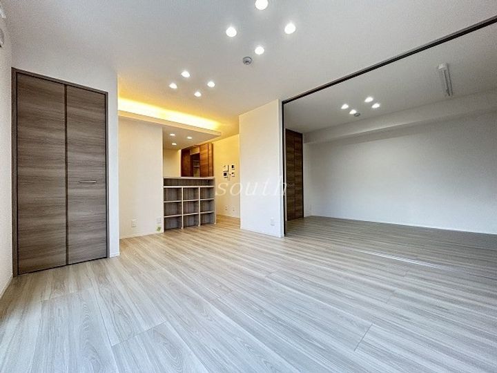 パサログランデ上野芝の居間