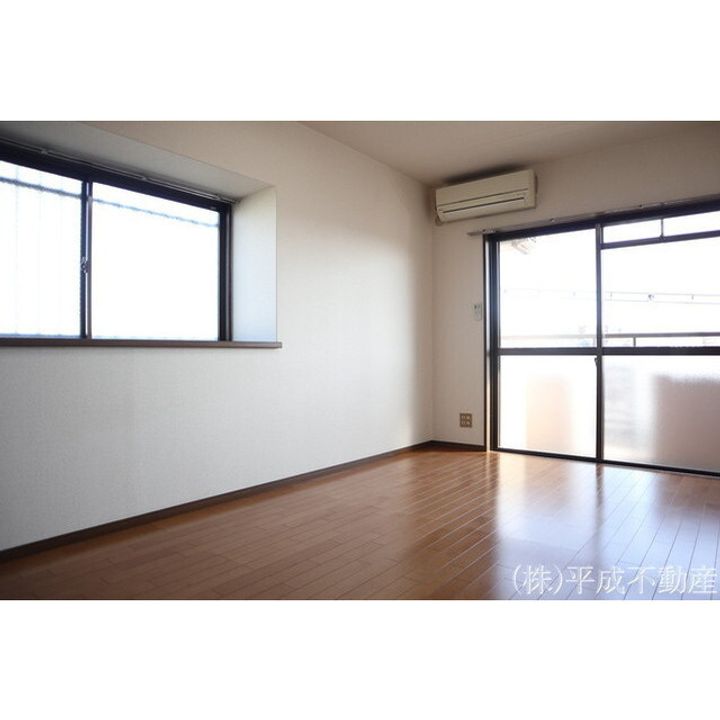 フローラハイツ水前寺の居間