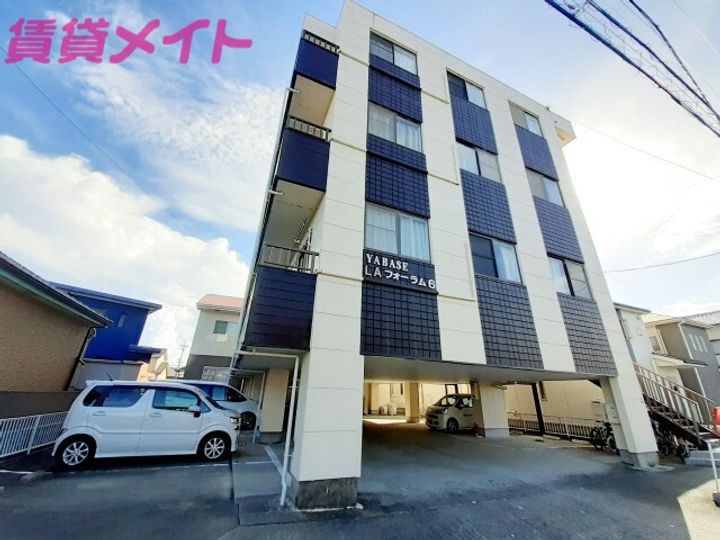 フォーラム6の外観