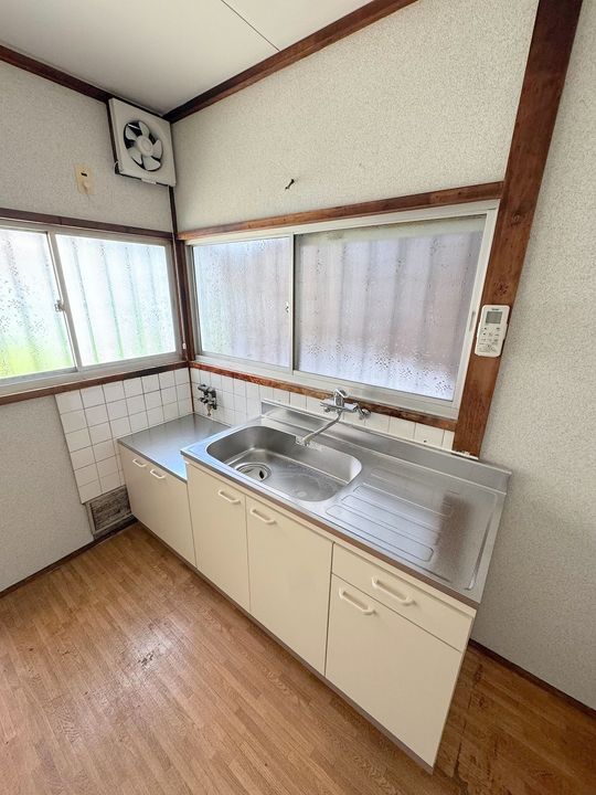 大阪府東大阪市藤戸新田2(一戸建)の賃貸物件のキッチン