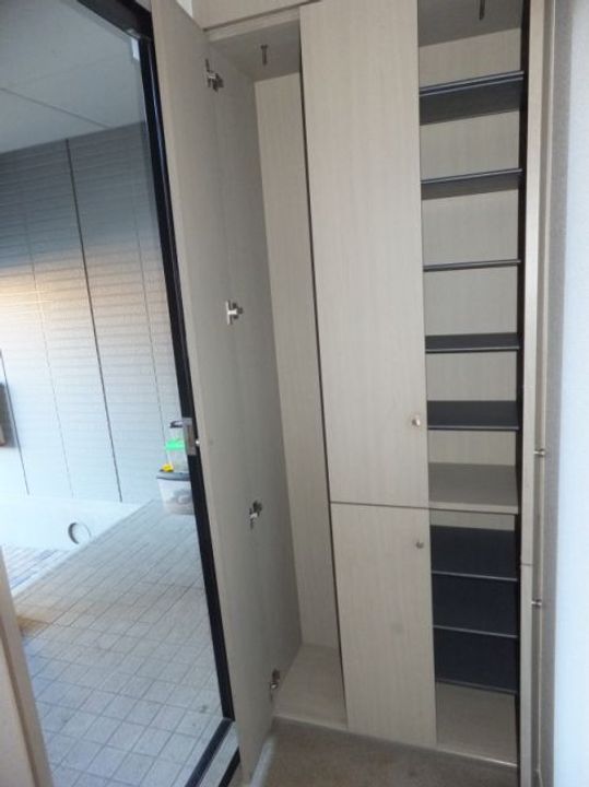 グリーンムクヘルの玄関