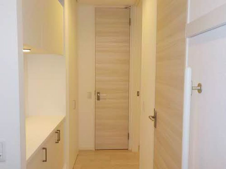 ロイヤルコートハウスの玄関