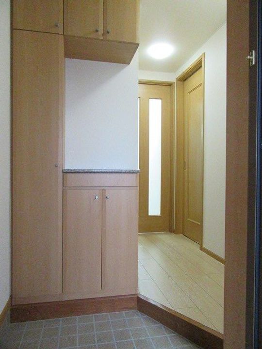 広島県広島市南区東本浦町(マンション)の賃貸物件の玄関