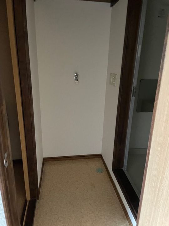 アポロ B棟の内装