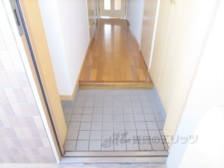 ブレイン長浜1の玄関