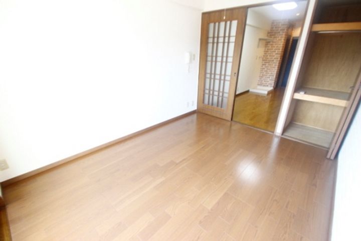 グランドール西旭町の居間