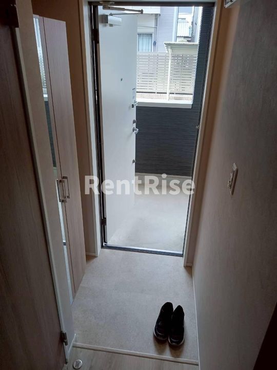 ニュー令和の内装