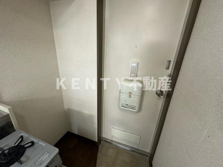 メゾン大多和の玄関