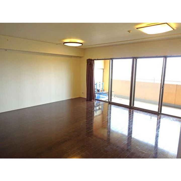 神奈川県横浜市戸塚区上矢部町(マンション)の賃貸物件の居間