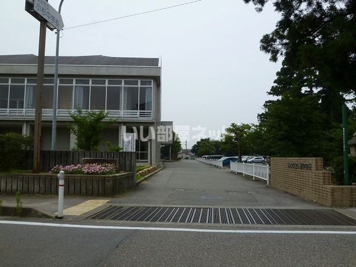 シャルマンシャトーA棟の周辺