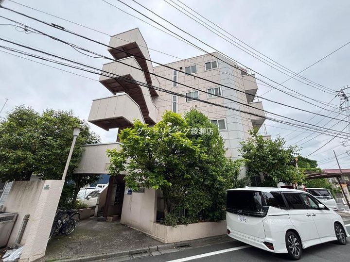 マンションハラの外観