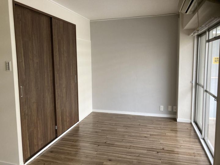 山科ハイツの居間