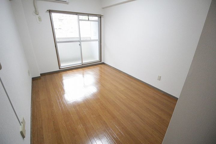 レディスコスモの居間