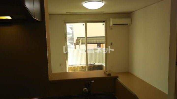 セジュール西田の居間