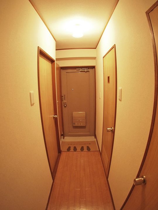 東京都武蔵野市西久保2(マンション)の賃貸物件の玄関