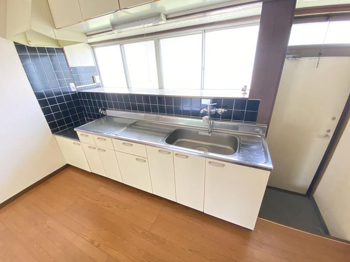 岡山県岡山市南区築港新町2(一戸建)の賃貸物件のキッチン