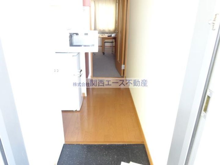 レオパレスフォレストIIの玄関