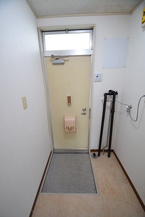 神奈川県厚木市飯山南1(アパート)の賃貸物件の玄関