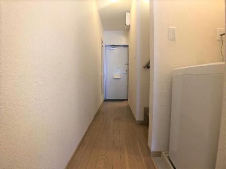 レオパレスピューピルの玄関
