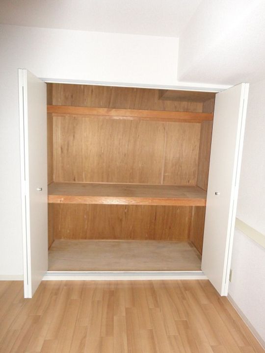 天神ビルの内装